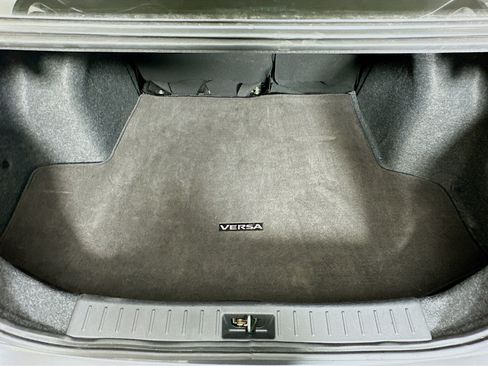Used 2025 Nissan Versa SV FWD image 26