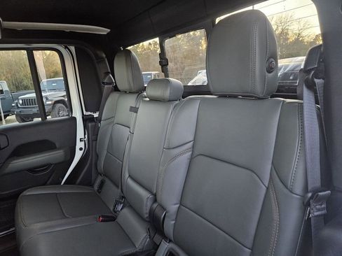 New 2026 Jeep Gladiator Mojave AWD/4WD image 31