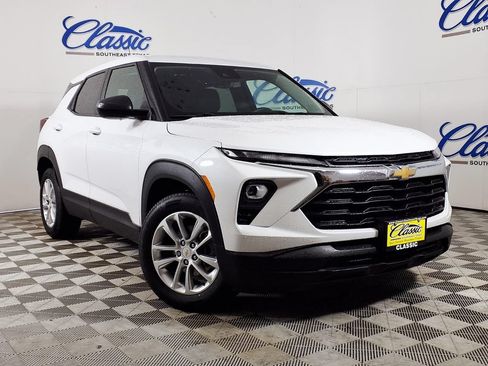 Used 2024 Chevrolet TrailBlazer LS w/ LS Convenience Package FWD image 1