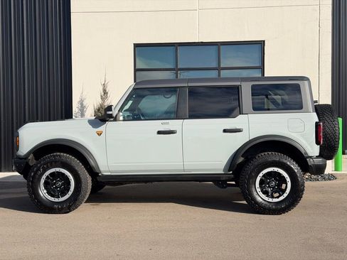 Used 2023 Ford Bronco Badlands w/ Sasquatch Package image 2