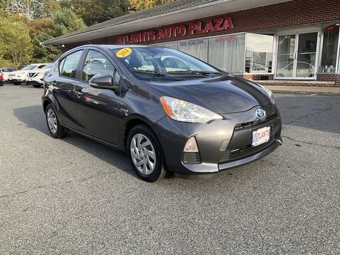 Used 2014 Toyota Prius C Two image 3