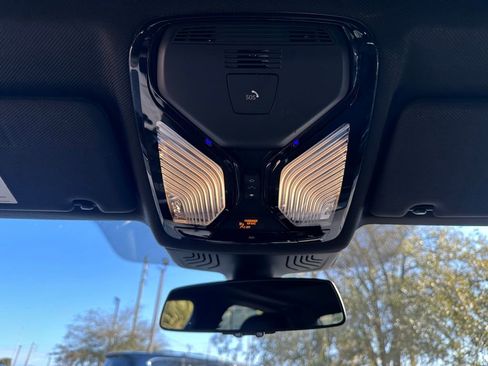 Used 2020 BMW 530i w/ Convenience Package image 26