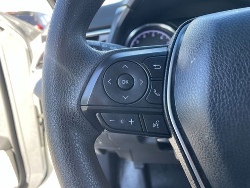 Used 2018 Toyota Camry LE image 25