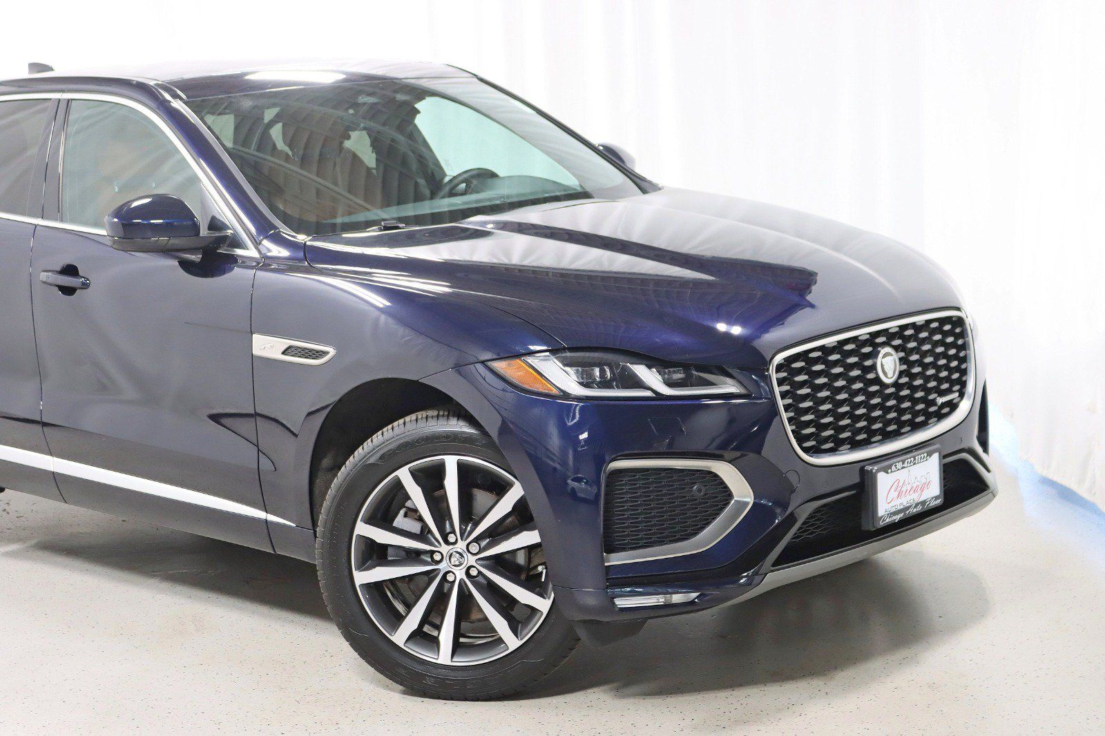 Used 2025 Jaguar F-PACE R-Dynamic S AWD/4WD image 2