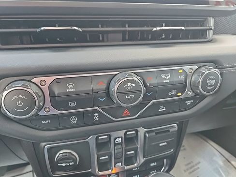 Used 2026 Jeep Gladiator Mojave AWD/4WD image 63
