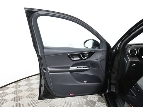 Used 2026 Mercedes-Benz GLC 300 4MATIC image 26