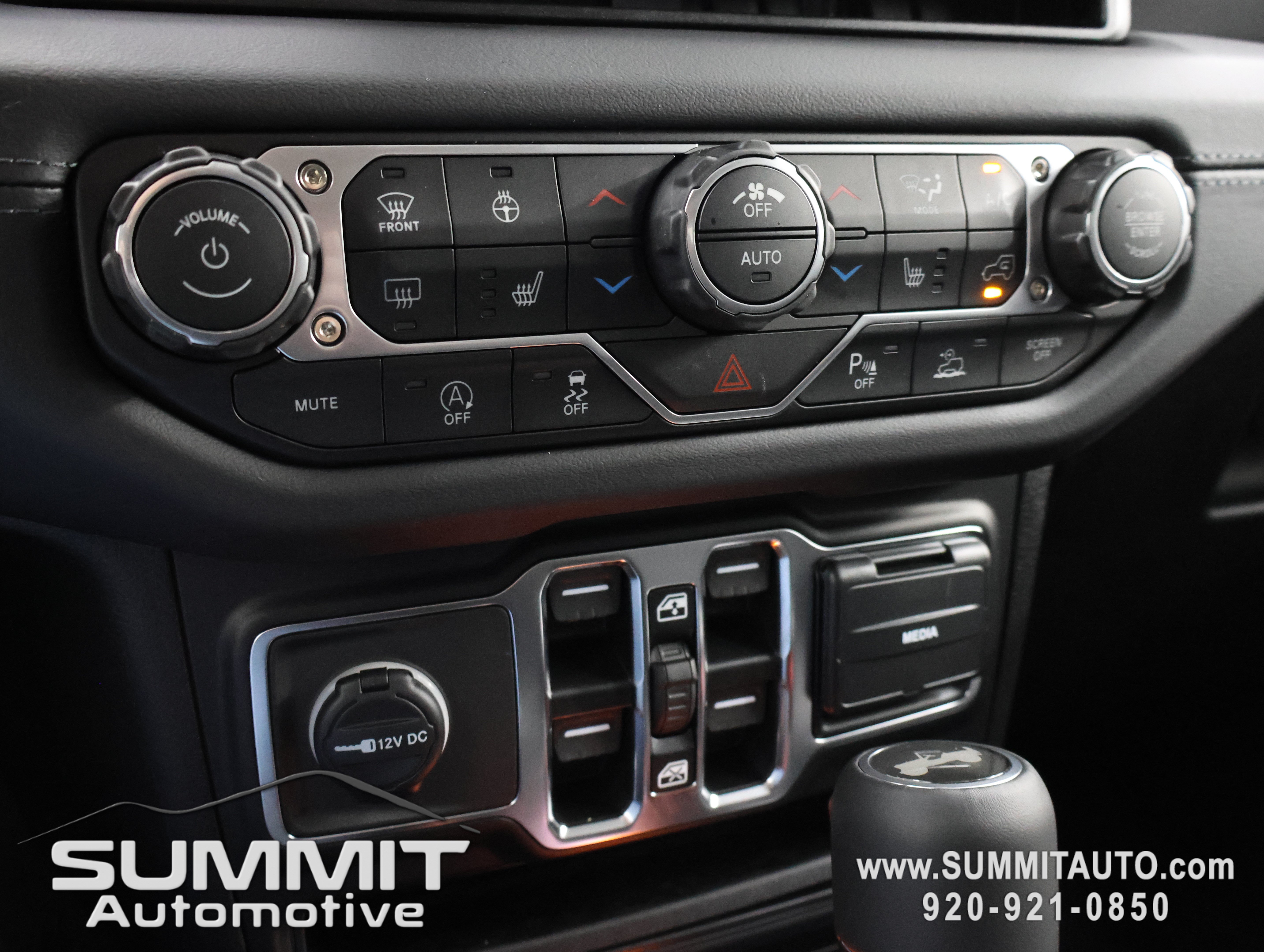 New 2027 Jeep Wrangler Unlimited Sahara AWD/4WD image 43