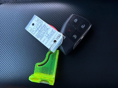 Used 2025 Chevrolet Equinox LT image 36