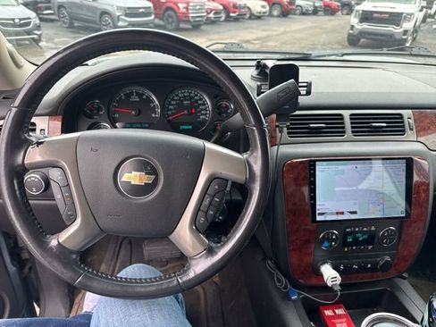 Used 2011 Chevrolet Avalanche LT AWD/4WD image 7