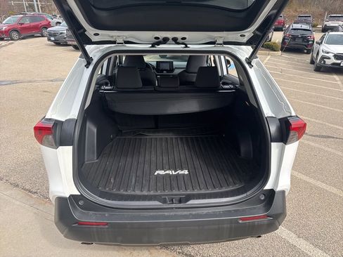 Used 2020 Toyota RAV4 XLE w/ Convenience Package image 23