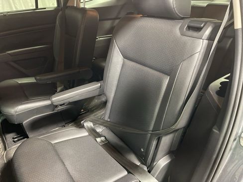 Used 2019 Volkswagen Atlas SE FWD image 17