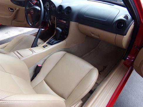 Used 2002 MAZDA MX-5 Miata LS image 34