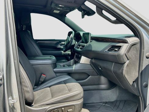 Used 2023 Chevrolet Tahoe Z71 w/ Luxury Package AWD/4WD image 16
