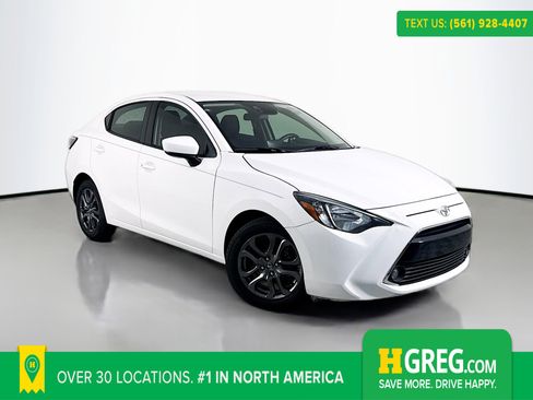 Used 2019 Toyota Yaris L image 1
