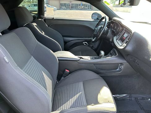Used 2019 Dodge Challenger R/T w/ Driver Convenience Group RWD image 15