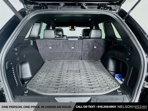 Used 2022 Jeep Grand Cherokee Laredo X image 25