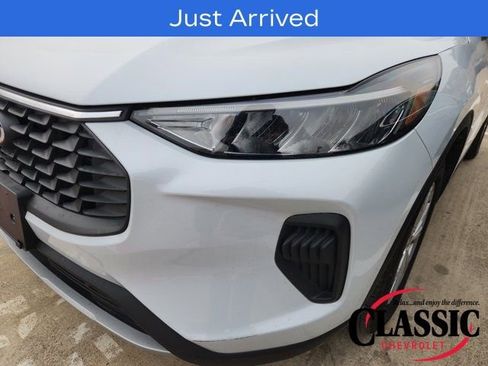 Used 2025 Ford Escape Active image 13