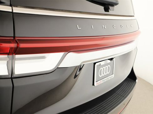 Used 2024 Lincoln Navigator Reserve image 32