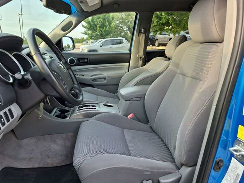 Used 2011 Toyota Tacoma PreRunner w/ TRD Off-Road Pkg RWD image 19