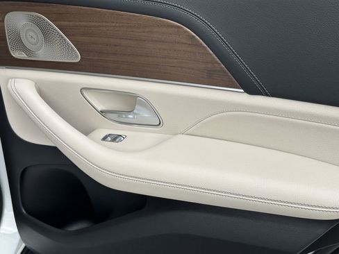 New 2026 Mercedes-Benz GLE 450e 4MATIC image 19