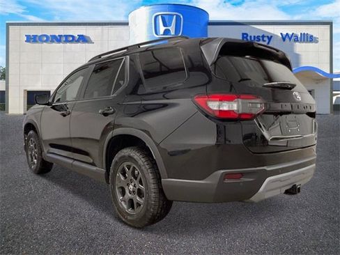 New 2025 Honda Pilot TrailSport image 5