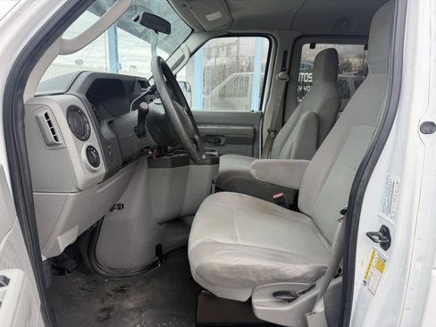 Used 2011 Ford E-350 and Econoline 350 XLT image 11