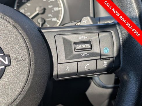 Used 2024 Nissan Rogue SV image 28