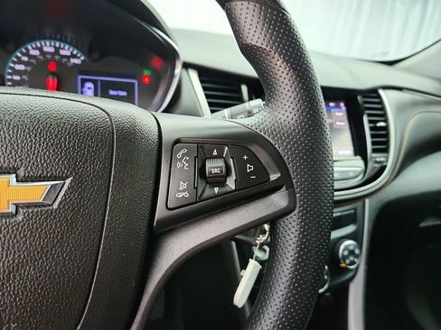 Used 2020 Chevrolet Trax LS image 18