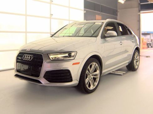 Used 2018 Audi Q3 2.0T Premium w/ Convenience Package AWD/4WD image 5
