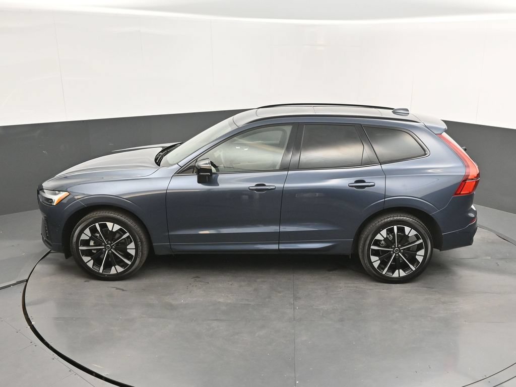 Certified 2026 Volvo XC60 B5 Plus AWD/4WD image 23