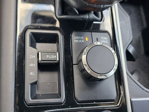 Used 2026 Toyota Sequoia Platinum image 21