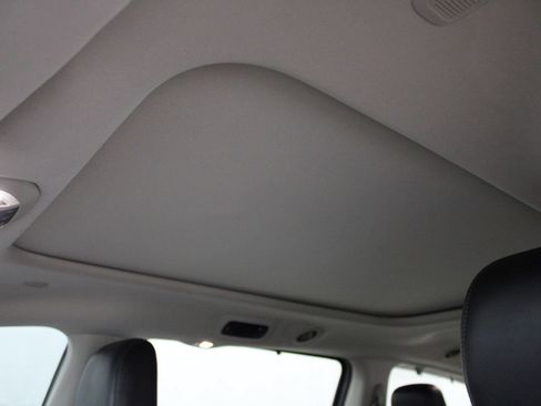 Used 2020 Chrysler Pacifica Limited FWD image 48
