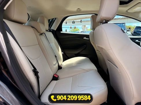 Used 2017 Ford Focus Titanium FWD image 30
