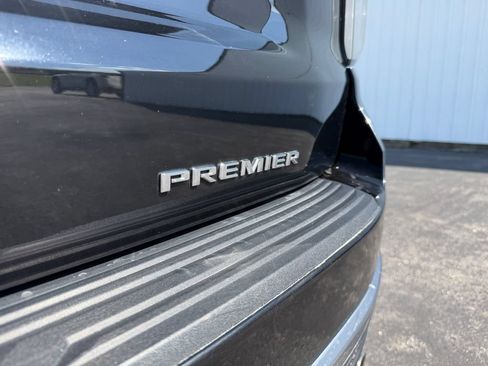 Used 2021 Chevrolet Suburban Premier w/ Premium Package AWD/4WD image 42