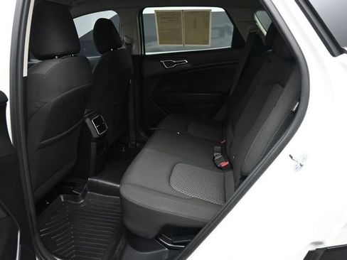 Used 2025 Kia Sportage LX FWD image 13