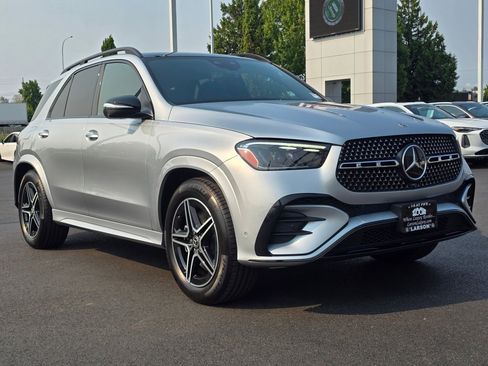 Used 2024 Mercedes-Benz GLE 350 4MATIC w/ AMG Line Interior image 8