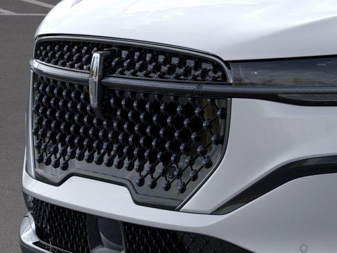 New 2026 Lincoln Nautilus Premier w/ Jet Appearance Package image 17