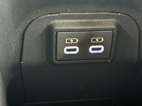 Used 2025 Toyota RAV4 XLE AWD/4WD image 34