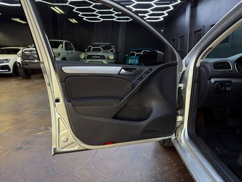 Used 2013 Volkswagen Golf TDI image 12