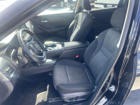 Used 2024 Nissan Rogue SV image 38