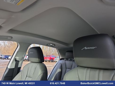 Used 2025 Buick Envision Avenir image 30