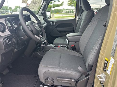 New 2025 Jeep Gladiator Sport image 59