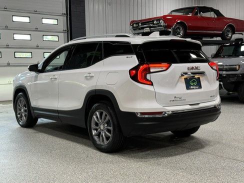Certified 2024 GMC Terrain SLT w/ Infotainment Package II AWD/4WD image 3