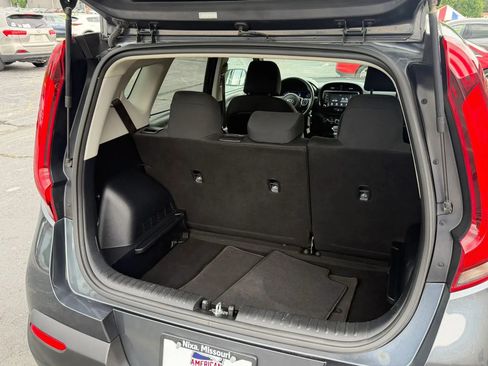 Used 2020 Kia Soul LX FWD image 12