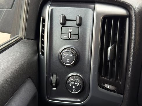 Used 2017 Chevrolet Silverado 1500 LT w/ All Star Edition AWD/4WD image 40