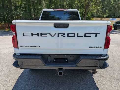 Used 2025 Chevrolet Silverado 2500 Custom w/ Custom Value Package AWD/4WD image 5