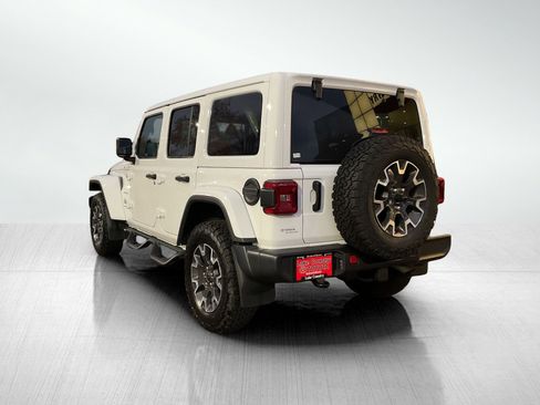Used 2024 Jeep Wrangler Sahara image 3