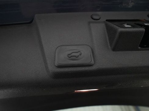 Used 2013 Chevrolet Traverse LTZ image 15