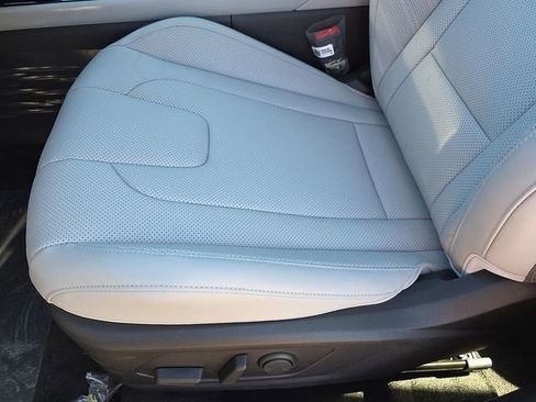 New 2026 Hyundai Elantra Limited FWD image 38