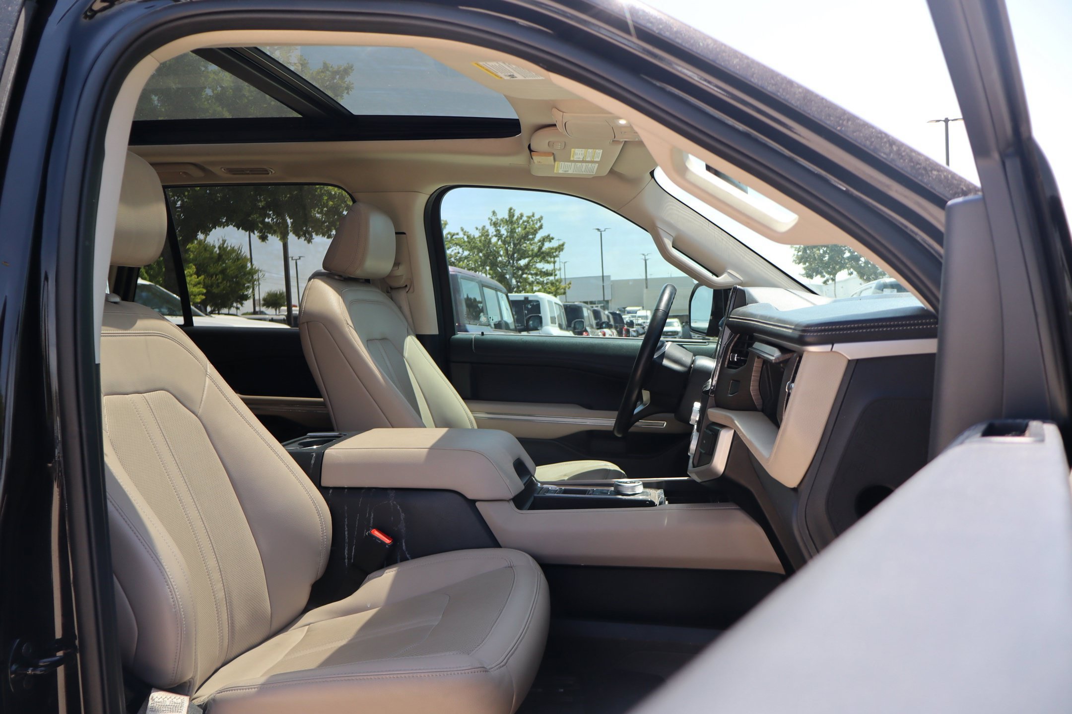 Used 2024 Ford Expedition Max Limited RWD image 33